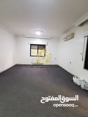  15 شقة فارغة - الجاردنز - 3نوم - ارضية - حديقة - قرب الخدمات العامة