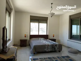  1 روف صغير مفروش مع ترس للايجار في سطح مرحبا