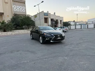  5 Lexus ES 350 model 2018