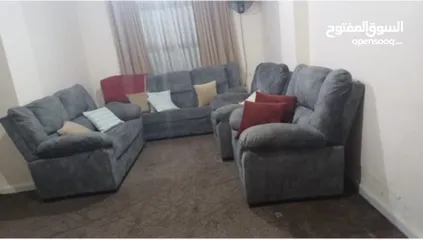  4 طقم كنب دب 7 مقاعد بحاله جيده للبيع