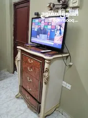  4 غرفة نوم دمياطيه خشب زان أحمر تقيل و تشطيب تحفه و دهانات عالية الجوده و تدوم لسنوات طويل مافيها