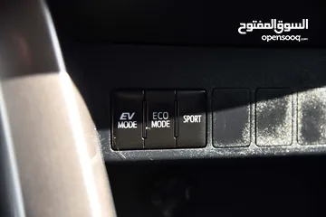  14 تويوتا راف فور هايبرد Toyota RAV4 Hybrid XLE 2016