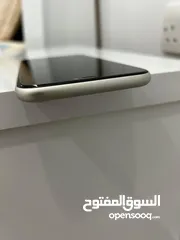  4 iphone 11ايفون