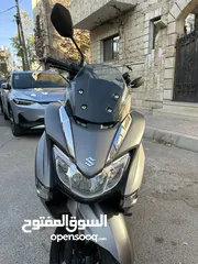  1 سكوتر سوزوكي بيرجمان ستريت 2020 بحالة ممتازة وجيدة جداً للبيع استعمال شخصي وخفيف بس تشوفة رح يعجبك