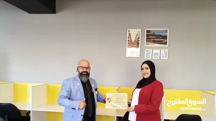  7 دورات ودبلومات تدريبية مهنية وأكاديمية معتمدة محليا ودوليا