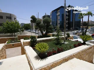  2 مبنى خلاب في منطقة الشميساني متوفر عدة مساحات تصلح لمنظمات او شركات خاصة