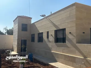  2 بيت مستقل مساحه البناء صافي175متر البناء الفعلي 240م // تشطيب سوبر ديلوكس، منطقة هادئه ومطله وجميله.