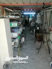  3 منزل للبيع مكون من اربع غرف وصالة وثلاث حمامات وبيرين ماء وجورة امتصصيه