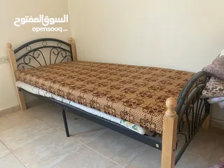  1 طقم كنب +تخت حديد