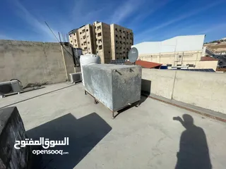  3 نشتري تنك الحديد المترين  واحنا بننزل عن الاسطح تنك المتر بسته بنشتري جميع انواع الاثاث