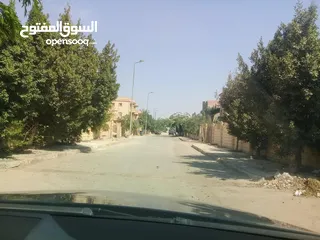  1 قطعة ارض للبيع بجمعية الطلائع طريق الاسماعليه الصحراوى امام المركز الطبى العالمى بمرحله راقيه مبانى