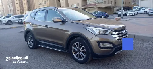  3 Hyundai SantaFe 2015 (7 Seater SUV) Low Mileage