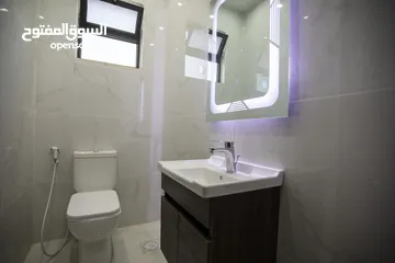  3 شقه مميزه 120م في ابو علندا بتشطيب ملوكي مع هديه مطبخ راكب امكانية التقسيط مع المالك