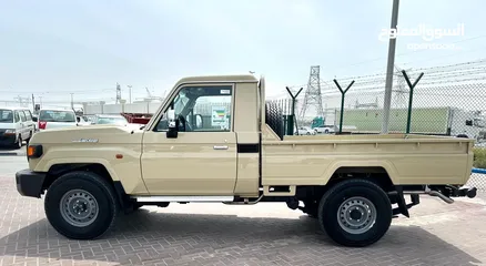  11 Toyota Land Cruiser Pickup LC 79, petrol, automatic, basic