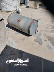  1 سلندر سخان شمسي يعمل نوع حنانيا و4 مرايا شمسيه مستعمله تعمل للبيع في منطقة صويلح