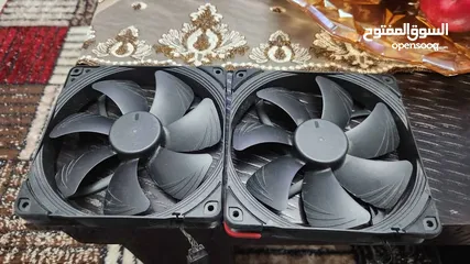  2 قطع كمبيوتر للبيع