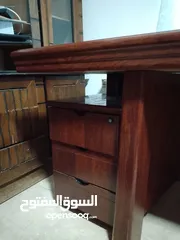  9 مكتب وكرسي وخزانه