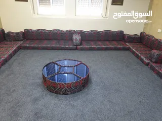  1 جلسة عربية 6 مفارش + 6 ضهريات + 6 مساند + طاولة 5 قطع + موكيت 6X4