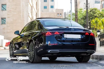  5 Mercedes E200 2024 Mild hybrid Amg kit   السيارة بحالة ممتازة جدا و قطعت مسافة 2500 كيلو متر فقط