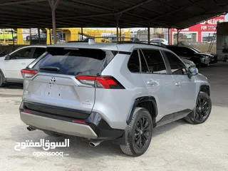  23 تويوتا راف فور ((2022)) SE بلاك ايديشن، بطاريه ليثيوم، فل كامل، فحص كامل، فورويل، حره، بسعر مميز..