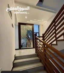  24 ثلاث فلل ملكي تصميم اوربي للبيع في بيت بوس مع الاثاث vip