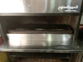  4 منقل مشاوي للمطاعم مع توربين بحالة ممتازة للبيع