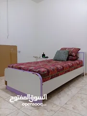  4 غرف نوم خزائن عدد 5 و تخت عدد 3