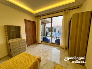  7 شاليه بمواصفات فاخره في البحر الميت للبيع