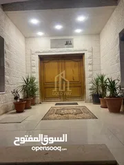  1 في موقع مميز في البنيات منزل فاخر للبيع من ثلاث طوابق بسعر مغري جدا / ref 9481