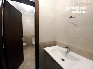  12 شقة غير مفروشة للايجار في عبدون  ( Property 33478 ) سنوي فقط