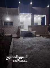  3 بيت للبيع في الرمثا حي الزهور