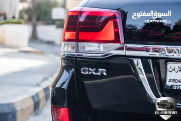  5 Toyota Land Cruiser 2017 Gx-r V8  السيارة بحالة الوكالة و قطعت مسافة 141,000 كم   اللون : اسود
