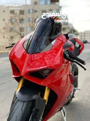  7 Ducati panigale V4 s