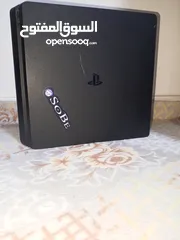  3 بلايستيشن 4 سلم للبيع مع 3 سيديات. و حساب فيو 4 العاب