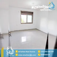  7 شقه مميزه لقطه للبيع في عين منجد