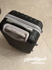  3 شنتة سفر عدد 1 بلاستك لون اسود