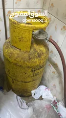  3 Cooking range and Gas cylinder