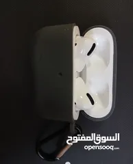  4 AirPods Pro