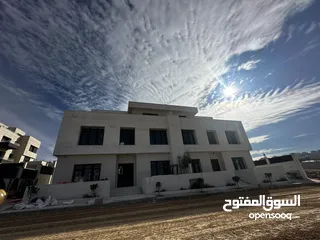  17 الظهير، فيلا  من المالك مباشرة بناء خاص وليس تجاري ( السعر فقط في الموقع حصرا )