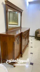  12 طقم كنب 7 مقاعد و طاولة تلفزيون و دورسوار بمراية