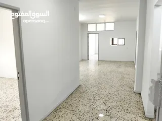  4 منزل للايجار حلحول الشارع الرئيسي