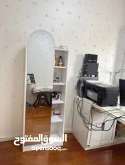  3 مرآة أرضية فاخرة مع رفوف جانبية – قطعة ديكور تخطّف الأنظار