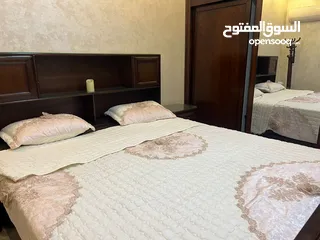  7 شقه طابق ارضي كامله مع العفش او بدون بحاله ممتازه للبيع
