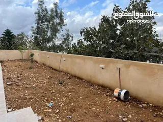  2 شقه للبيع قرب شا ع ركب والكلية الاهليه مساحه 110م مع حديقه 100م