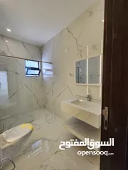  24 روف فاخر للبيع في عبدون ref : 14387