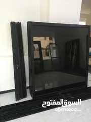  4 واجهات المنيوم بحال الوكاااله لون اسود زجاج عسلي مع كامل اغراضهم عدد  5