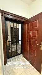  26 شقه فاخره للبيع  من المالك مباشره  سعر قابل للتفاوض بشيء بسيط مميزه جدا جدا  مع غرفه خارجيه و حديقه