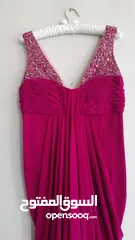  3 فستان طويل رسمي فوشيا اللون مستعمل للبيع size L