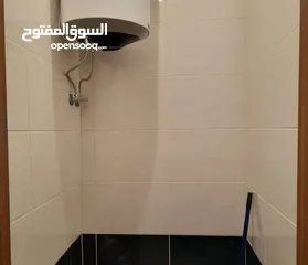  3 المدينه الرياضيه قرب مستشفى الملكه عاليه شقه فارغه للايجار