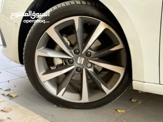  7 سيات ليون fr 2021 بلاك ادشن فل مسكرر ولا جرام بويه عداد 30 الف بسعر المميزز جدا